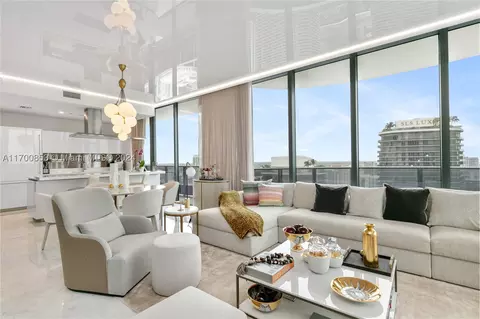 1000 Brickell Plz #PH5608, Miami, FL 33131