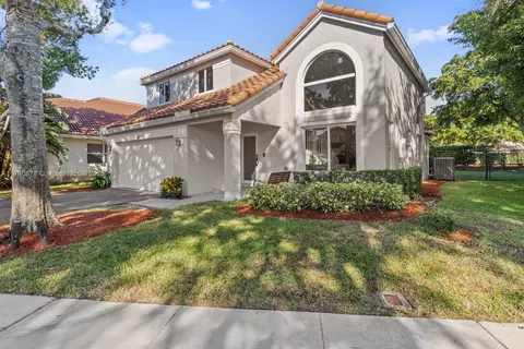 2615 Oak Park Cir, Davie, FL 33328