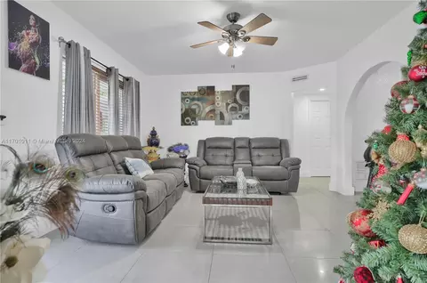 5351 E 2nd Ave, Hialeah, FL 33013 photo 7