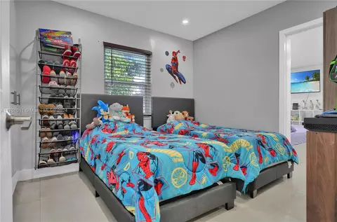 5351 E 2nd Ave, Hialeah, FL 33013 photo 11