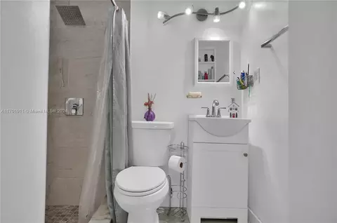 5351 E 2nd Ave, Hialeah, FL 33013 photo 13