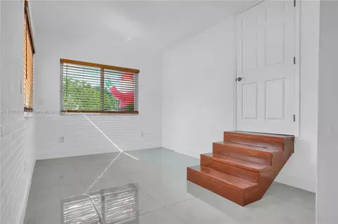 5351 E 2nd Ave, Hialeah, FL 33013 photo 16