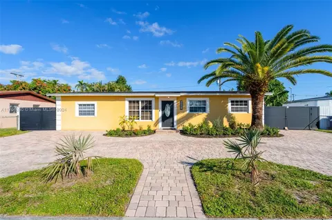 5441 NW 180th Ter, Miami Gardens, FL 33055