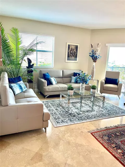 1627 SW 37th Ave #907, Miami, FL 33145