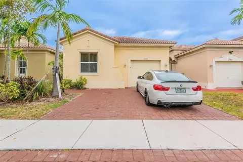 2230 NE 37th Rd, Homestead, FL 33033