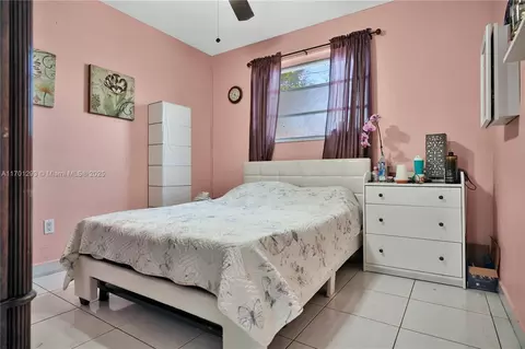 Bedroom - 75 W 36th Pl, Hialeah, FL 33012 photo 3 of 3