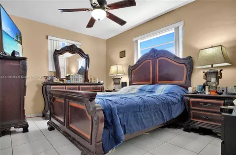 Bedroom - 75 W 36th Pl, Hialeah, FL 33012 photo 1 of 3