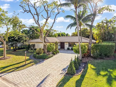 4340 NW 103rd Dr, Coral Springs, FL 33065