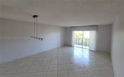 218 NE 12th Ave #502, Hallandale Beach, FL 33009