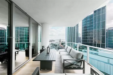 851 NE 1st Ave #2111, Miami, FL 33132