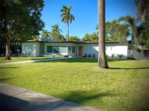 1123 Polk St, Hollywood, FL 33019