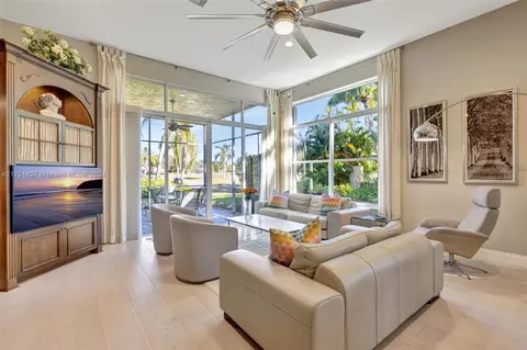 2474 Bay Isle Ct, Weston, FL 33327