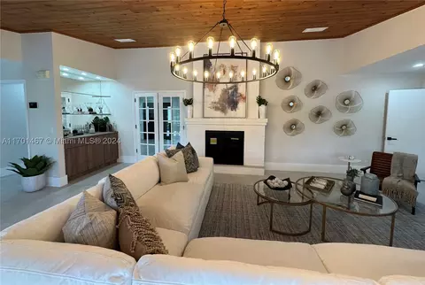9710 NW 18th St, Coral Springs, FL 33071