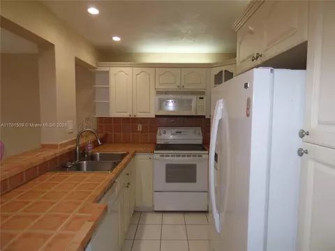 5625 W 20th Ave #309, Hialeah, FL 33012