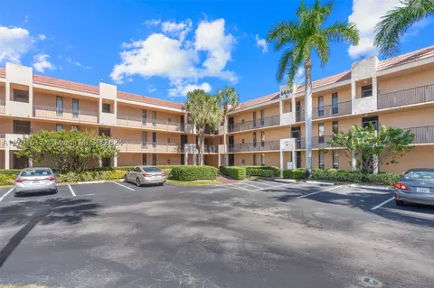 6620 Coral Lake Dr #208, Margate, FL 33063