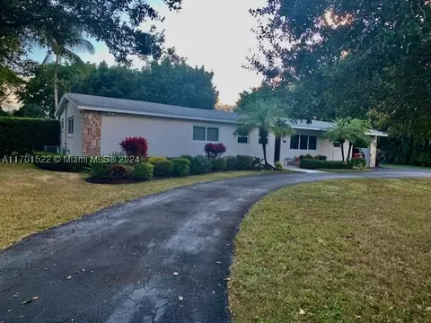 11028 SW 91st St, Miami, FL 33176