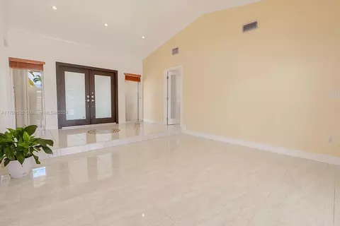 19620 E Oakmont Dr, Hialeah, FL 33015 photo 2