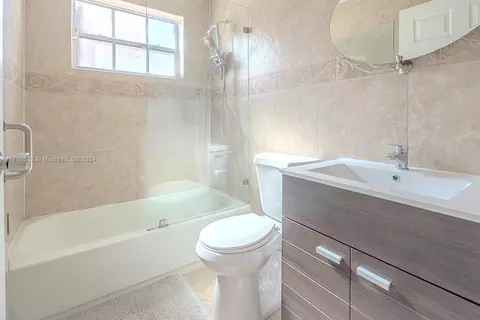 19620 E Oakmont Dr, Hialeah, FL 33015 photo 25