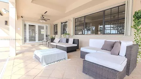 19620 E Oakmont Dr, Hialeah, FL 33015 photo 34