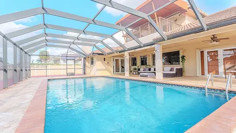 19620 E Oakmont Dr, Hialeah, FL 33015 photo 33