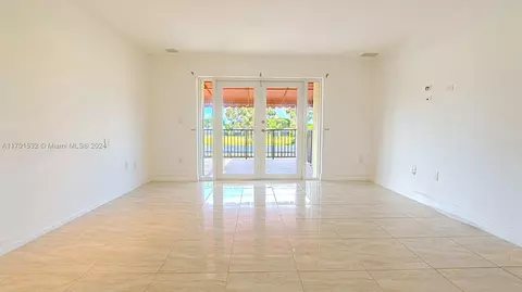 19620 E Oakmont Dr, Hialeah, FL 33015 photo 11
