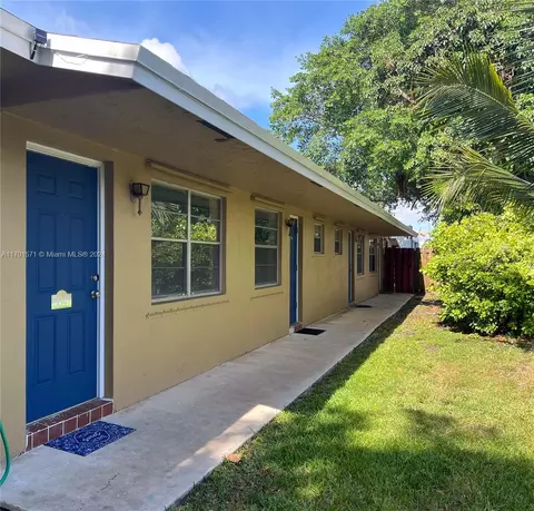 5639-5641 Lincoln St, Hollywood, FL 33021