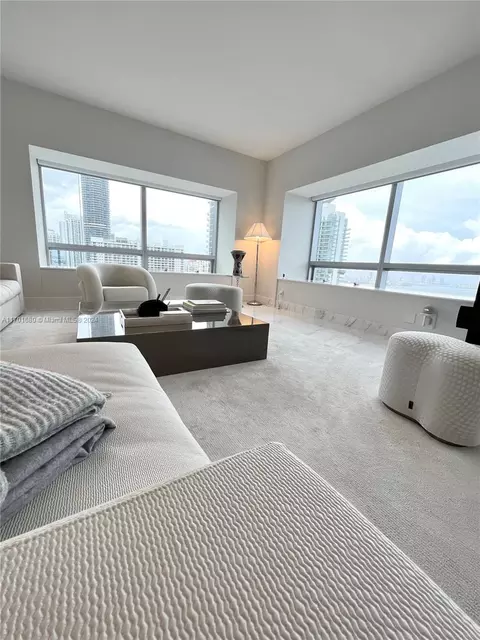 1435 Brickell Ave #3307, Miami, FL 33131