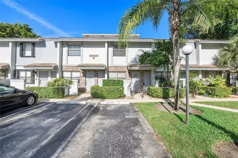 9767 Riverside Dr #72-2, Coral Springs, FL 33071
