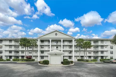 1705 Whitehall Dr #403, Davie, FL 33324