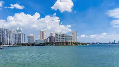 1200 Brickell Bay Dr #3617, Miami, FL 33131
