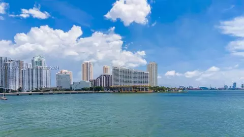 1200 Brickell Bay Dr #3617, Miami, FL 33131