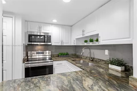 10090 NW 80th Ct #1217, Hialeah Gardens, FL 33016