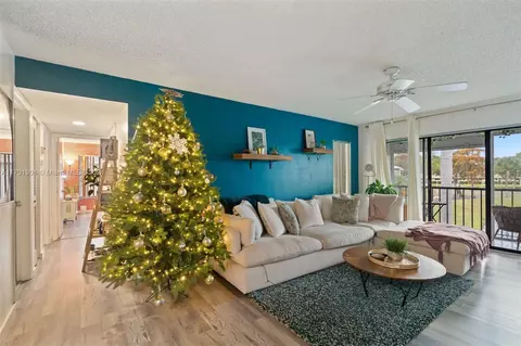 1118 Green Pine Blvd #B2, West Palm Beach, FL 33409