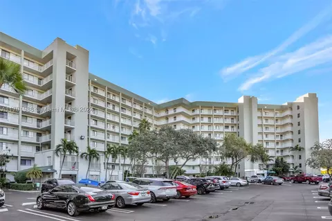 2334 S Cypress Bend Dr #107, Pompano Beach, FL 33069