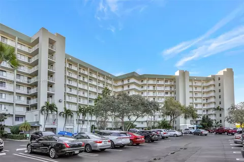 2334 S Cypress Bend Dr #107, Pompano Beach, FL 33069