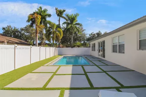8727 NW 168th Ln, Miami Lakes, FL 33018