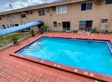 1154 W 35th St #125, Hialeah, FL 33012