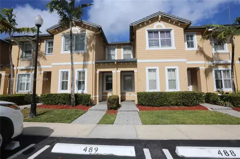 2929 SE 2nd St #5, Homestead, FL 33033