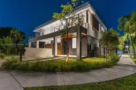 2292 SW 13th St, Miami, FL 33145