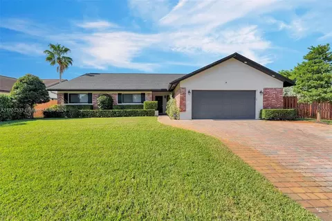 1630 NW 118th Ter, Pembroke Pines, FL 33026