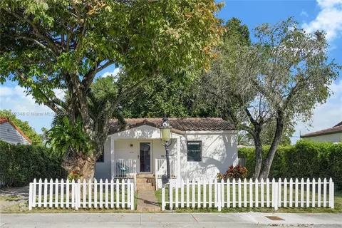 3121 SW 19th Ter, Miami, FL 33145