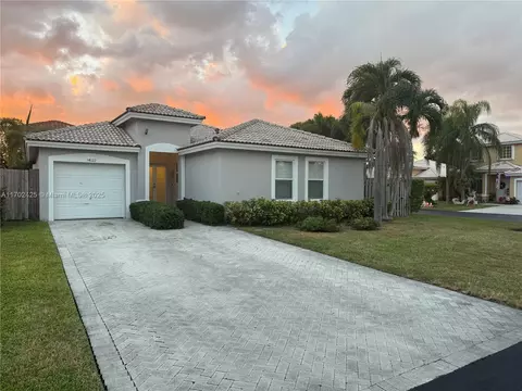 Undisclosed, Miami, FL 33196 photo 43