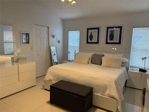 Undisclosed, Miami, FL 33196 photo 21
