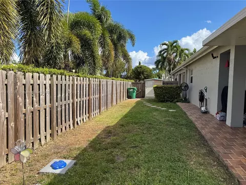Undisclosed, Miami, FL 33196 photo 40