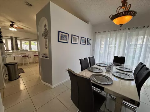 Undisclosed, Miami, FL 33196 photo 12