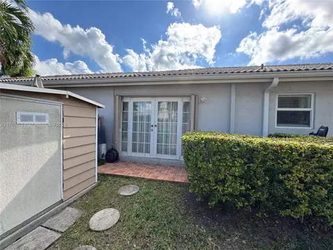Undisclosed, Miami, FL 33196 photo 32