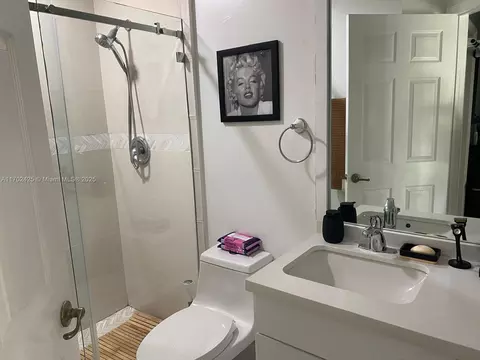 Undisclosed, Miami, FL 33196 photo 33