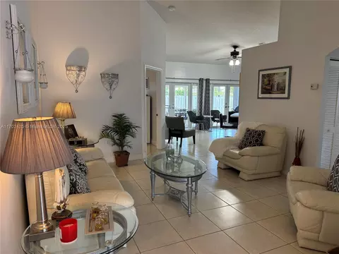 Undisclosed, Miami, FL 33196 photo 20
