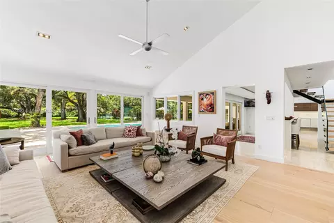 7272 SW 102nd St, Pinecrest, FL 33156