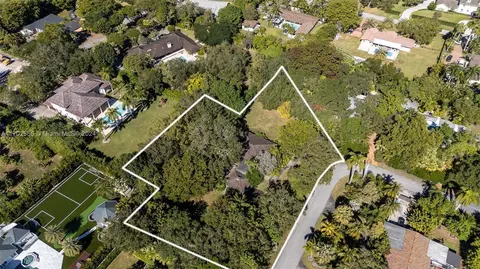 13500 SW 68th Ct, Pinecrest, FL 33156